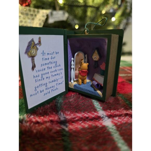 Hallmark Keepsake Ornament 1999 Honey Time Winnie the Pooh Series Book #2 ! - Picture 2 of 5